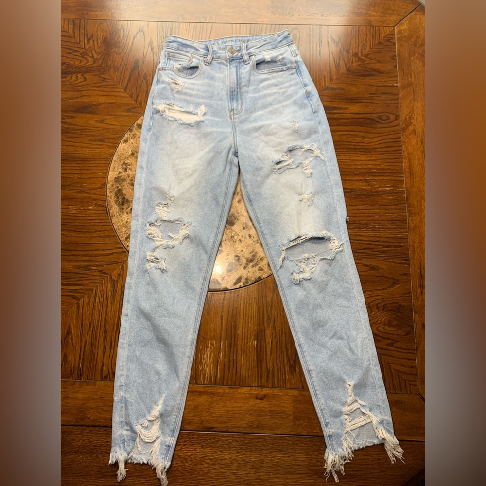 Size 2 American Eagle High Waisted Baggy Jeans
